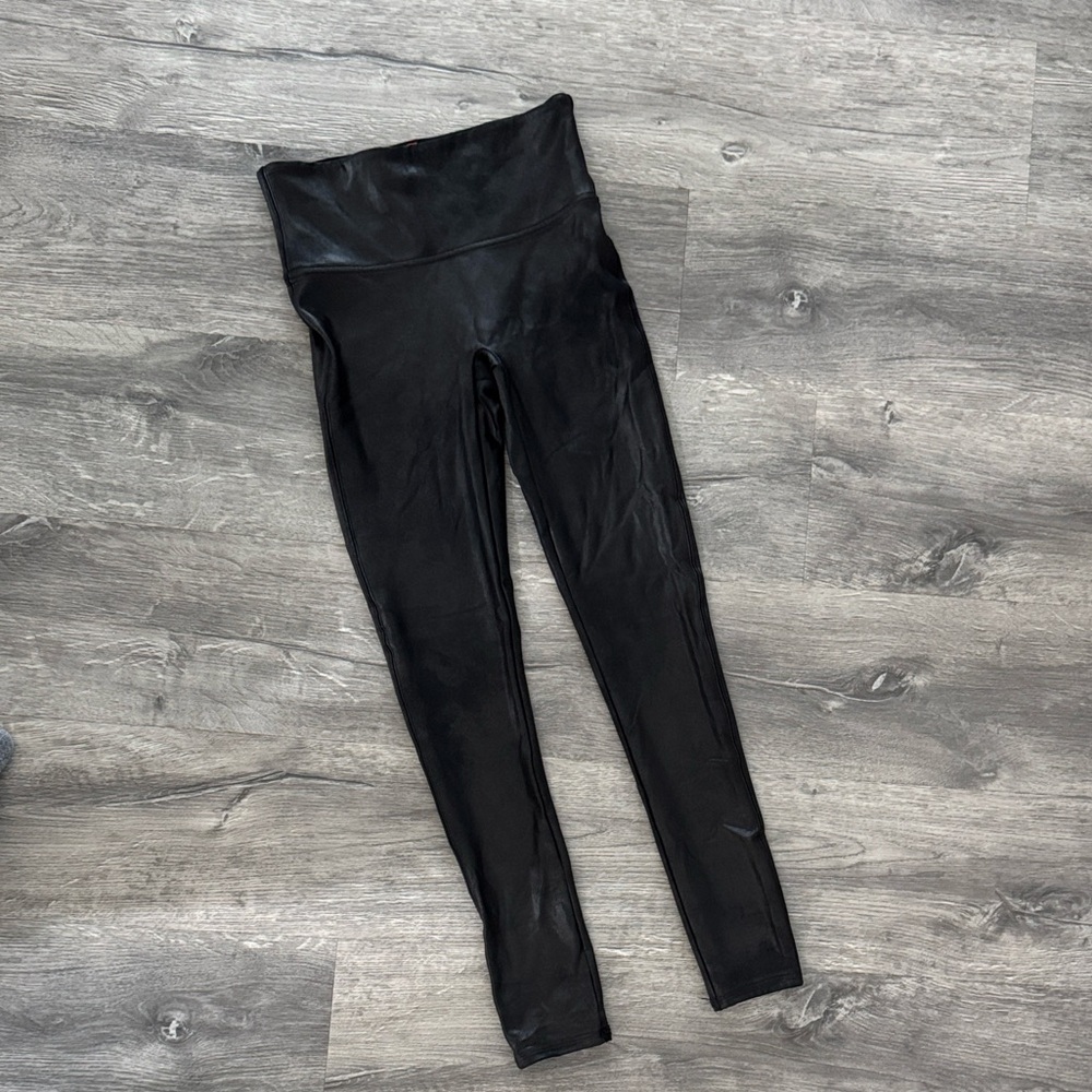 SPANX Black Sculpting Faux leather Black Leggings Shapewear Size Small Petite
